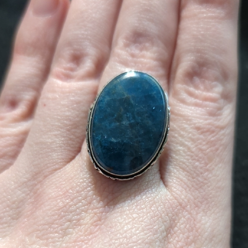 Silver Plated Blue Apatite Gemstone Oval Statement Ring - Size 9